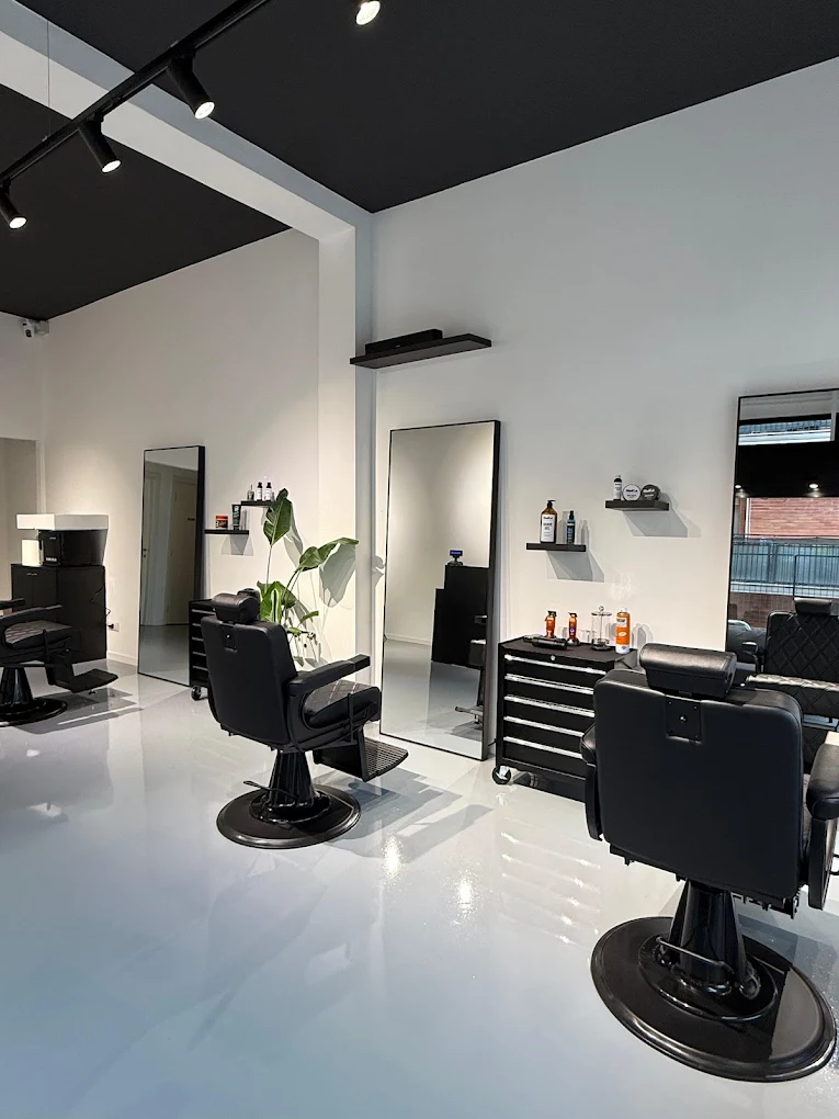 Interno di Modcut Barber Studio, Via Roma 82, Garbagnate Milanese